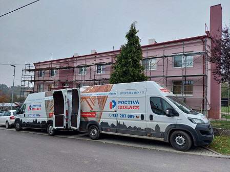 Izolace stropu bytového domu na Znojemsku